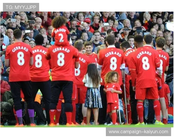 安菲尔德终场哨响,克洛普凝视记分牌沉默不语 安菲尔德终场哨响,克洛普凝视记分牌沉默不语